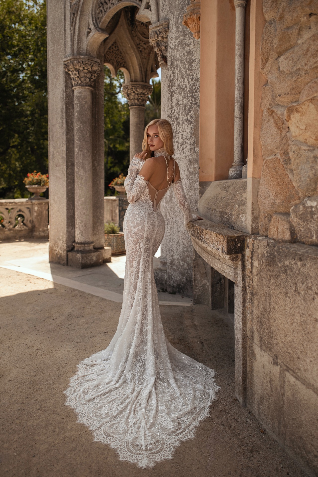 Prima wedding dress by Rara Avis - View 17