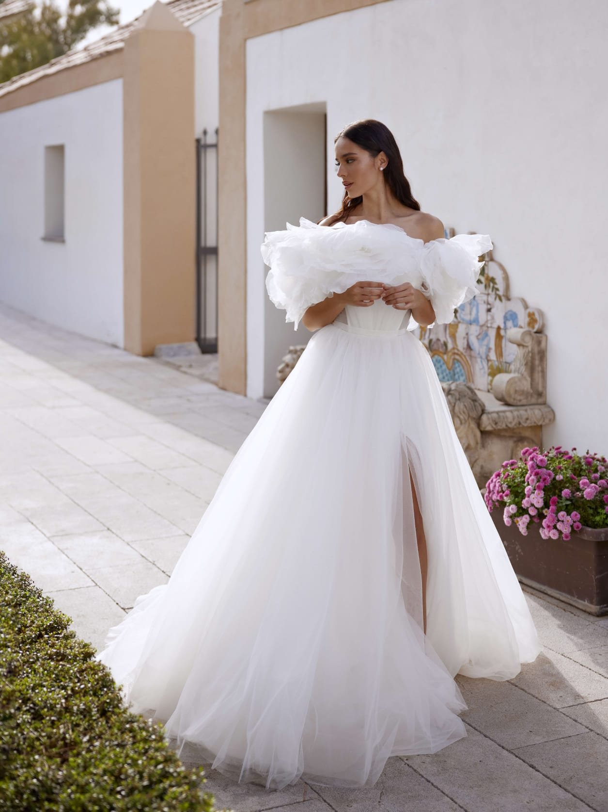 Lilia wedding dress by Rara Avis — thumbnail 2