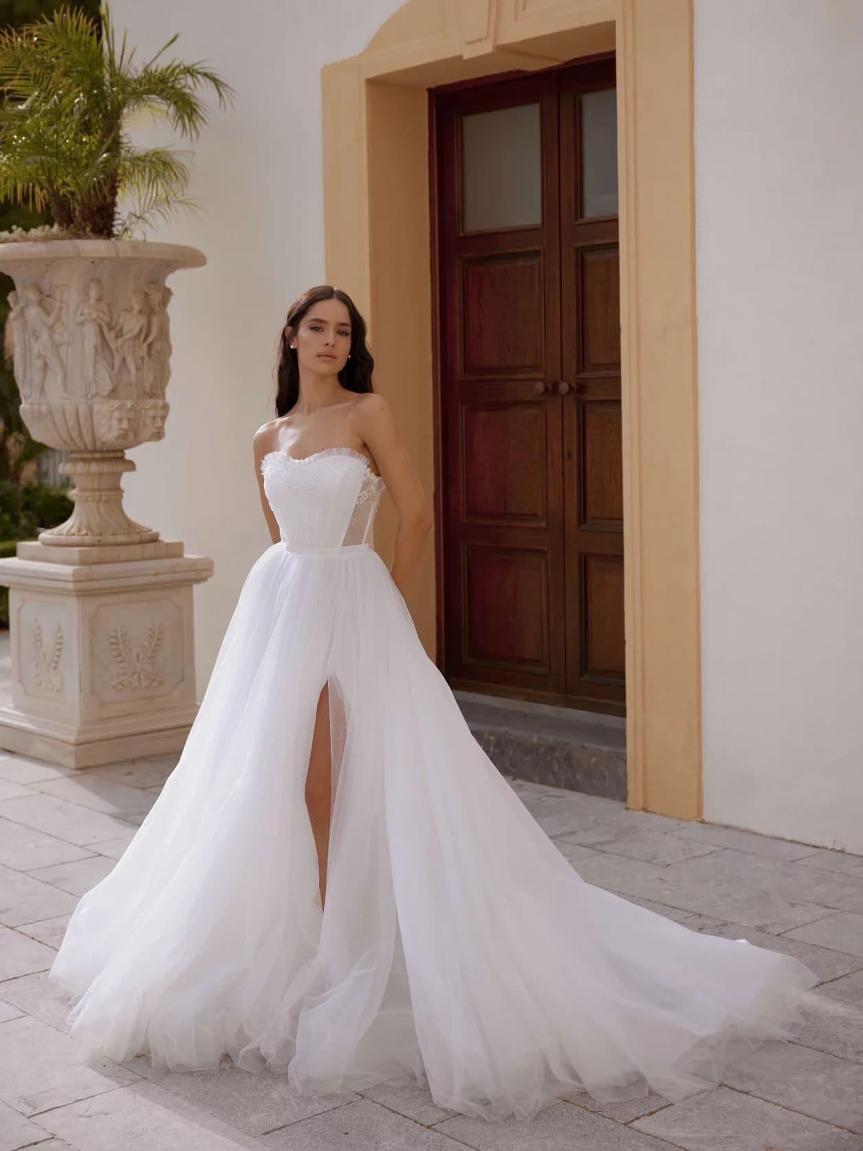 Lilia wedding dress by Rara Avis — thumbnail 5